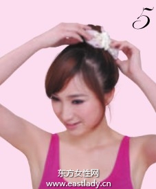 韩式花苞头发型设计透露女性酷感味道