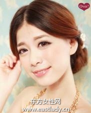 韩式拧卷后束发 随意盘扭更迷人