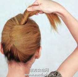 时尚中性盘发发型游走在性感与帅气边缘