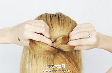 蝴蝶结的系法图解打造气质名媛发型