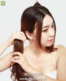 嬉哈风格双丸子发型扎法