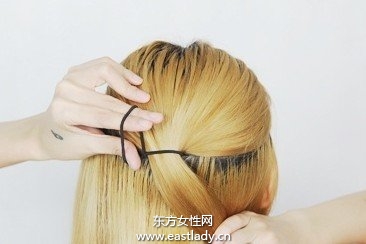 蝴蝶结的系法图解打造气质名媛发型