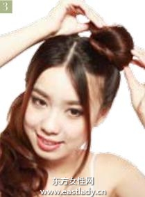 嬉哈风格双丸子发型扎法
