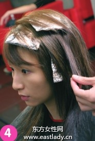 给自己染发让色彩飘逸而出清爽怡人