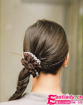 前额辫+侧鱼骨辫的发型编法图解