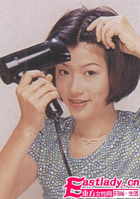 蓬松复古式短发发型彰显野性美