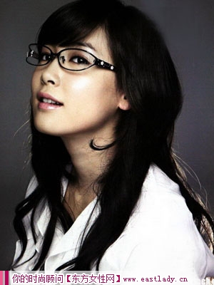 最搭眼镜的四款时尚发型