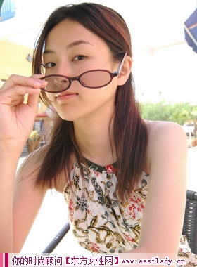 最搭眼镜的四款时尚发型