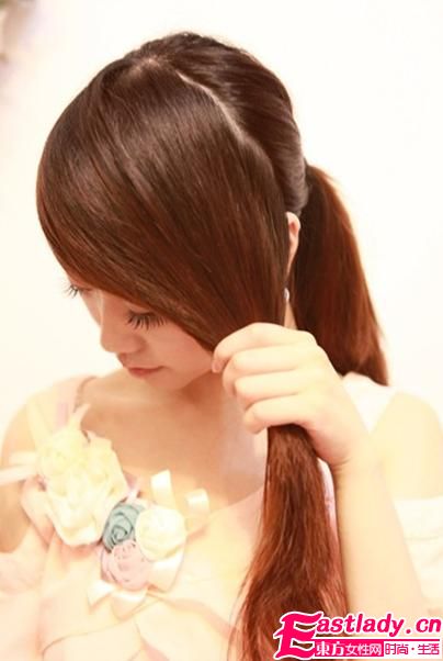 夏季简单韩式斜刘海编发 做个清爽可爱小女人