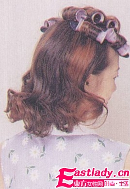 自然卷曲马尾辫的扎法 好看又有型