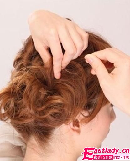 学习韩式盘发技巧 让你轻松拥有靓丽发型