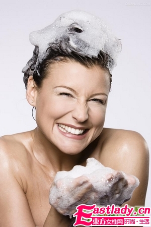 护发窍门 冷水洗发梢保持光泽