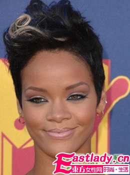 流行天后蕾哈娜的个性发型盘点