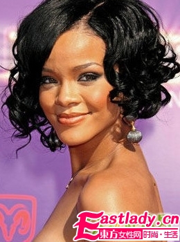 流行天后蕾哈娜的个性发型盘点