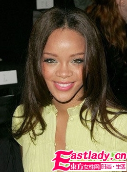 流行天后蕾哈娜的个性发型盘点