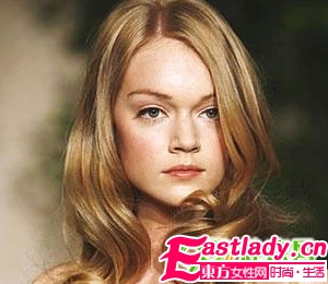 章子怡示范时尚甜美新娘发型