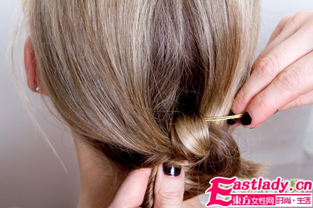  双结 发髻的盘法步骤