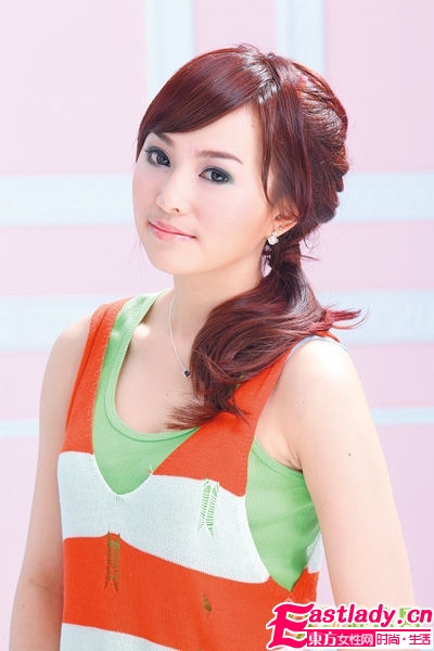 温柔发型DIY 一分钟甩掉大饼脸(组图)