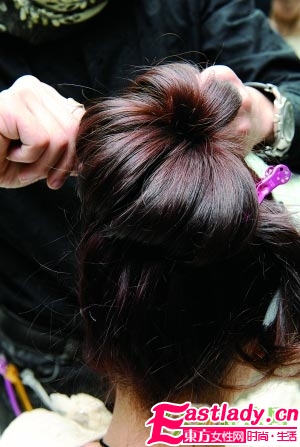 春夏最流行花苞头步骤图解