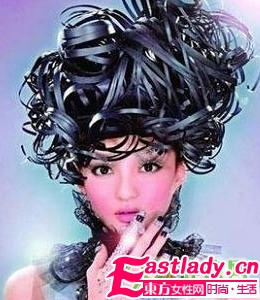 张韶涵俏皮演绎11款魅力发型