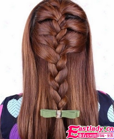 蝎子辫与发饰的搭配