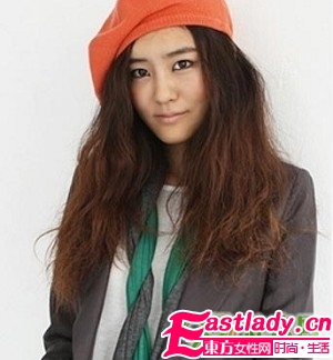 入冬时尚 看线帽如何搭配大卷发