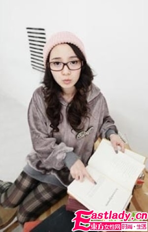 入冬时尚 看线帽如何搭配大卷发