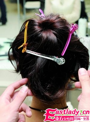 春夏最流行花苞头步骤图解