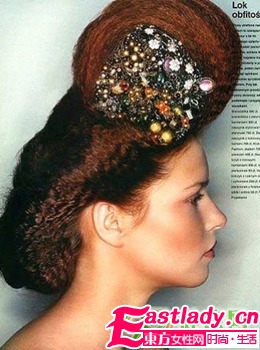 惊艳风情 复古盘发的高贵