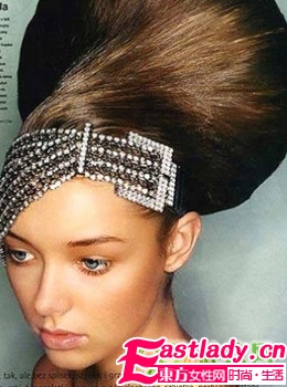 惊艳风情 复古盘发的高贵