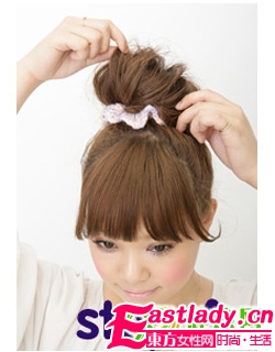 教你DIY清爽靓丽丸子头