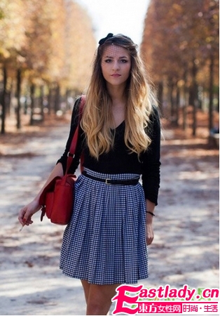 街拍外国美女流行发型