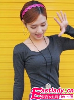 秋季最新韩国街拍时尚大卷发