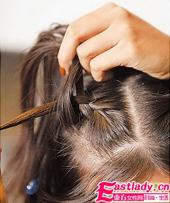 甜美中分编发的编法图解