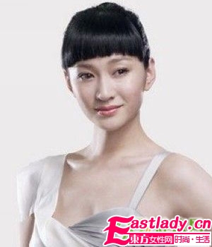 提升气质的李小冉经典发型