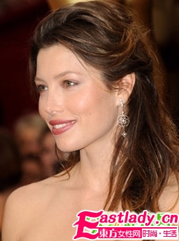 时尚明星 性感卷发10窍门