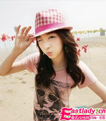 超显气质 迷人外翻卷发修饰胖脸型