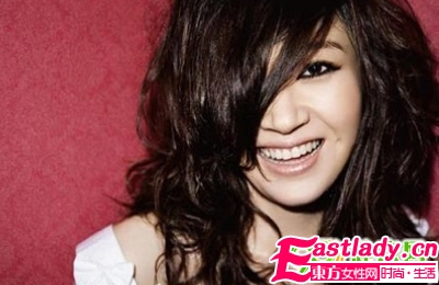 惊艳 许晴携甜美发型性感回归