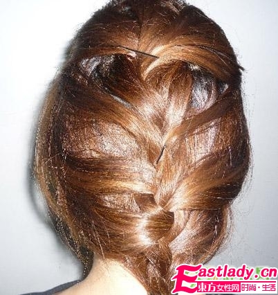 冬季韩式盘发图解