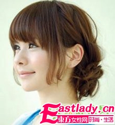 日系优雅辫子盘发的编法图解