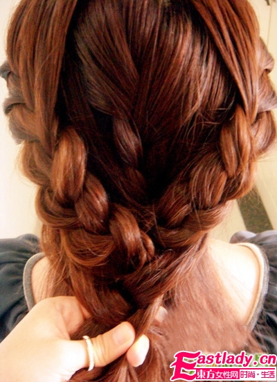 初秋韩式气质编发的编法步骤图解