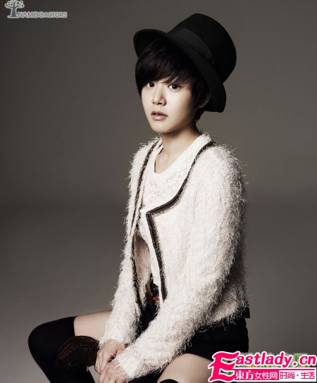 文根英短发写真变熟女