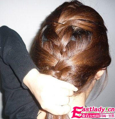 冬季韩式盘发图解