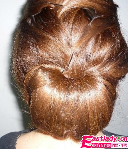 冬季韩式盘发图解