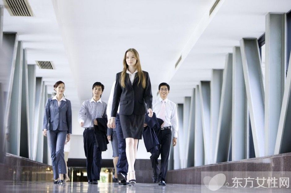 办公室瑜伽8个动作让你神清气爽一整天