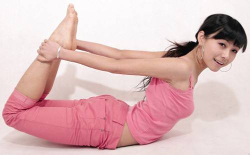 瑜伽轻松帮你甩掉全身肥肉