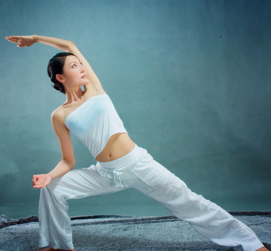 6招瘦身瑜伽 帮你塑造小蛮腰