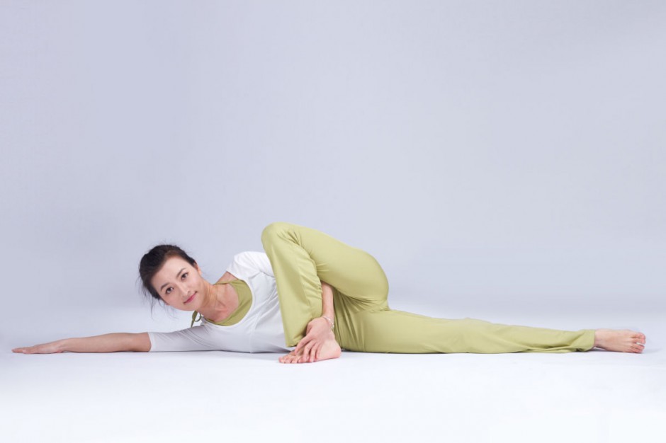 6招瘦身瑜伽 帮你塑造小蛮腰