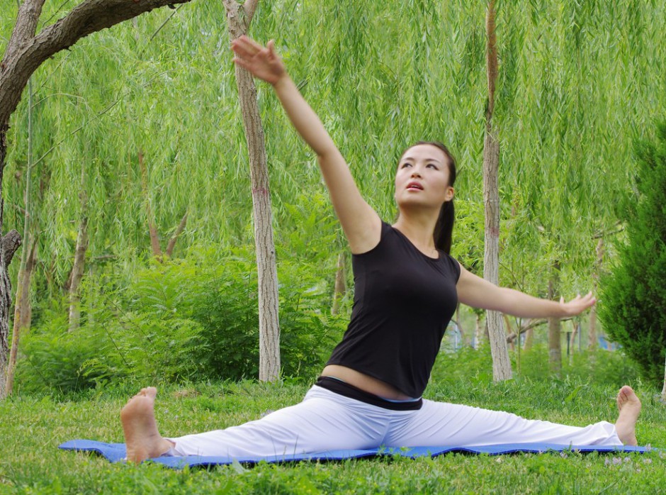 初学者瑜伽技巧 5个动作简单又易学