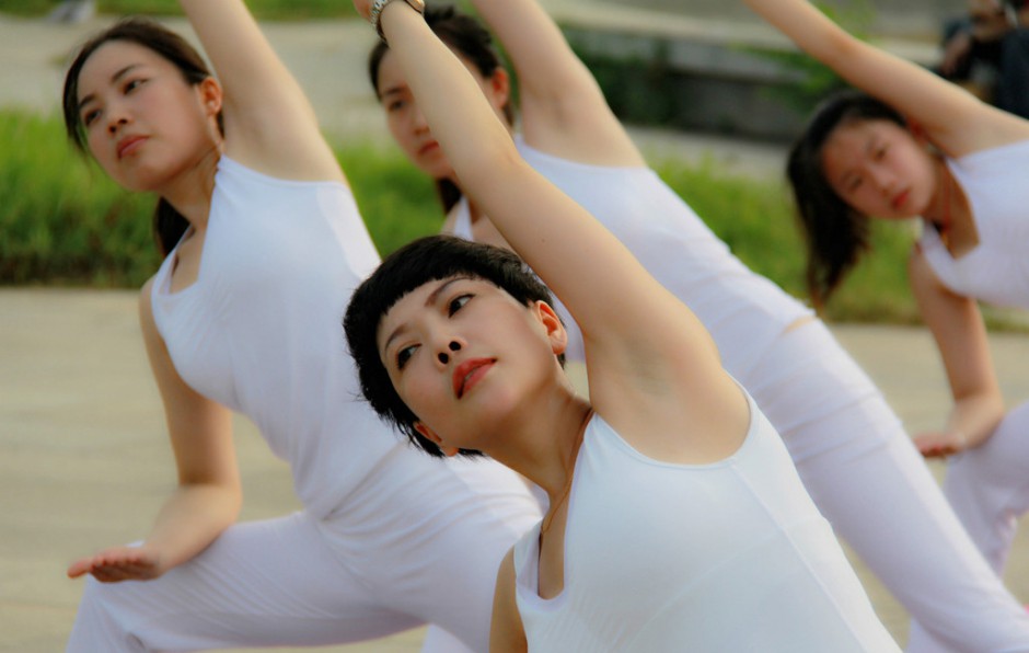 准妈妈勤练瑜伽好处多 有利宝宝助顺产